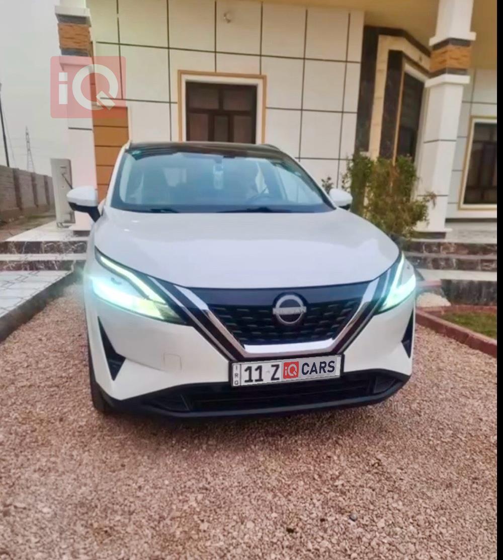 نيسان قاشقاي